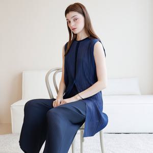 [요이츠](택가 199000원)[요이츠] 메쉬 믹스 오픈 플리츠 베스트_YJ04WNPVT05