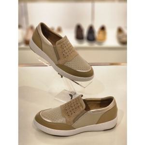 [금강 구두] 금강 랜드로바 여성 펀칭 핫픽스 슬립온 베이지 LANSLH4218WG8 LANSLH4218WG8