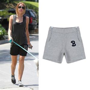 3부 핫팬츠 운동복 다리가 길어보이는 여성코디 패션