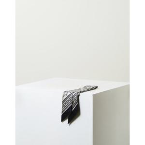 [헤지스핸드백] Toile de Jouy 네이비 쁘띠 실크 스카프 HISC5E311N2