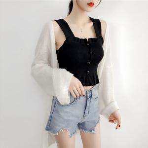 콩단추 스퀘어넥 프릴 크롭 나시 JSC-24080403