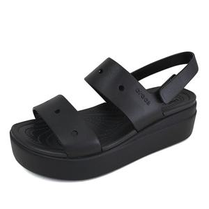 크록스 브루클린 포유 웨지 슬리퍼 블랙 210676-001