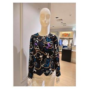 [베스띠벨리]BJBAI2421_프린팅 페플럼 라운드 블라우스