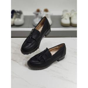 한슈 세이브존03 여성 태슬 에나멜 모던 블랙 로퍼힐 4cm AGHS574376ctA