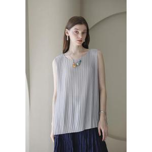 [요이츠](택가 98000원)[요이츠] A라인 플리츠 민소매 블라우스_YJ05WRPBL04