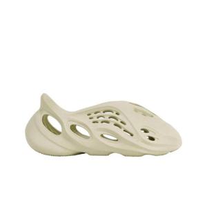 아디다스 이지 폼 러너 샌드 FY4567