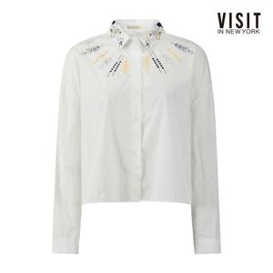 [비지트인뉴욕]카라 자수 디테일 루즈핏 셔츠 V62LS01