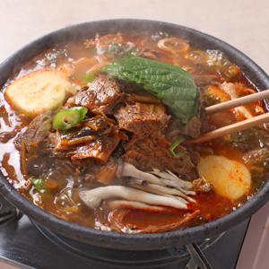 [무보까국밥] 한식명장 국내산 고기듬뿍 순살 감자탕 600g x 6팩, 뼈없는 감자탕