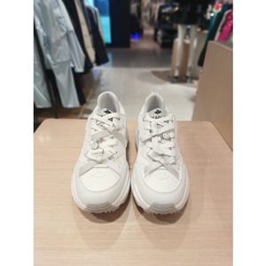 [파리게이츠] 26SS봄 여성 날토끼 패턴 논스파이크 골프화 (521F1SE201) 521F1SE201