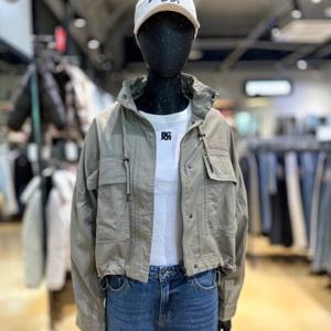 [버커루]여성 루즈핏 숏 야상 점퍼 B241JP520P