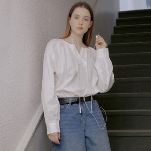 코데즈컴바인 라운드넥 셔링 버튼 블라우스 (CLA-BL502W2) CLABL502W2