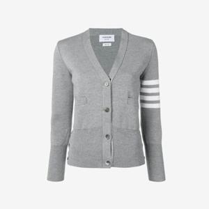 여성 톰브라운 파인 메리노 울 밀라노 스티치 사선 클래식 브이넥 가디건 라이트 그레이 FKC207A-00014-055