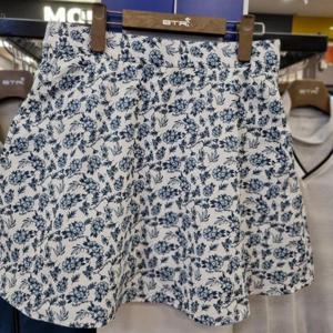 BTR 골프 HC40 간절기 꽃프린트플리츠 bvk9999w