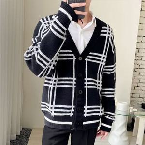 클래식 시그니처 3컬러 남성 체크 가디건 남성가디건