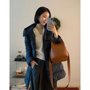 헤지스 여성  시즌오프변형후드 구스 다운 점퍼 다크네이비 HSJU5D008N3