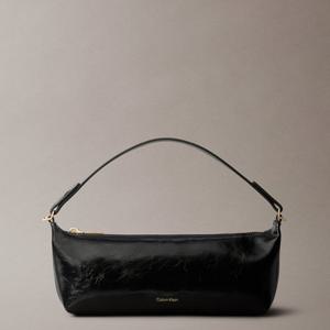 [캘빈클라인 진](4F3738G-UB1)여성 엠보스드 로고 포일 글로시 콘브 백