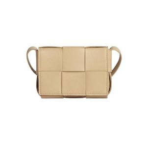 보테가 베네타 미니 레더 카세트백 포리지 666688VMAY19776