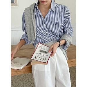 [올리비에스클로젯]러브자수 스트라이프 셔츠_O2603BL042A