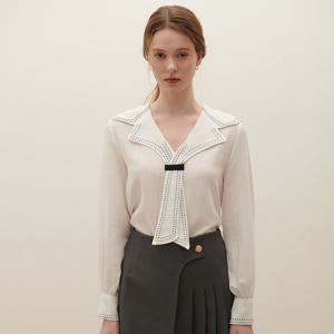 [SATIN] 배색 스티치 카라 리본 블라우스 O253T263