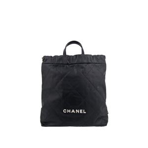 [엘러브] 샤넬 22백팩 스몰 블랙 래커드 메탈 금장 5ET1658