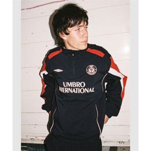 엄브로 UMBRO PTR 아이코닉 스탠넥 아노락 블랙(UQ321SWT92) UQ321SWT92_BLK0 372276