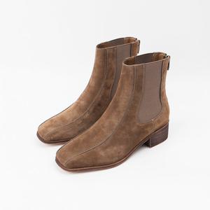 [신난다슈] 여성 앵클부츠 4cm 숏 첼시 앵글 부츠 스웨이드 발편한 통굽 MRO257025 브라운