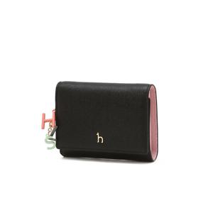 [헤지스] HIWA6E605BK_여성 블랙 가죽 골드퍼피 로고 레터링장식 3단 반지갑