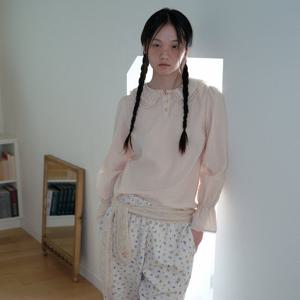 [써스데이아일랜드] 레이스 믹스 블라우스 (T256MBL158W) T256MBL158