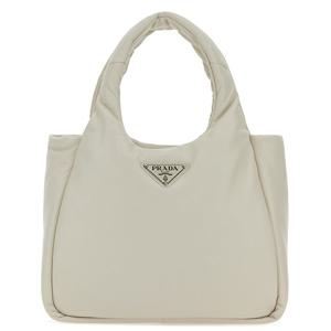 26 SS 프라다 로고 플라크 나파레더 탑핸들 토트백 1BG413VOVO2DYI