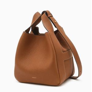 [헤지스ACC] 브라운 로고프린트 소가죽 토트백 HIBA5F311W2