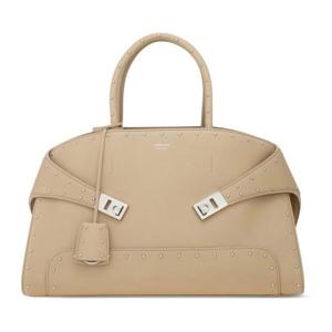 페라가모 베이지 가죽 스터드 탑 핸들 백 786915 21A262STONE