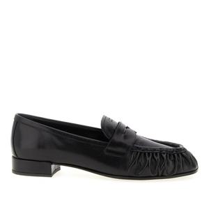 프라다 컬드 토 엠보스드 로고 로퍼 1D175OF020007 F0002