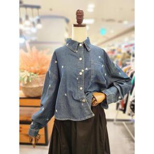 스테파니 세이브존01 하트 자수 크롭 데님 셔츠 A25DM5307