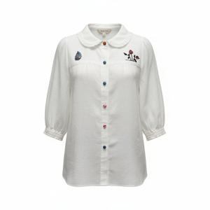 [비꼴리끄(여성)]라운드카라 자수 블라우스 B242WB3030