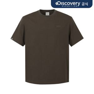 [디스커버리] 유니 프레시벤트 세미오버핏 스몰로고 반팔티셔츠 (Brown) DXRS75063-DWS