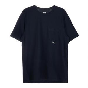 [CP컴퍼니] 스몰 로고 포켓 티셔츠 14CMTS182A 005431G 888