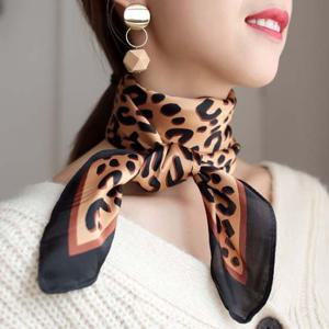 레오파드 호피 실크 스카프 여성 데일리 레오파드 호피 실크 스카프 여성
