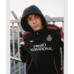 엄브로 UMBRO PTR 아이코닉 후드 집업 자켓 블랙(UQ321SJK93) UQ321SJK93_BLK0 372666