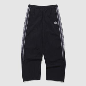 M 엄브로바지 CQK UQ221CPT51-BLK BLOKE OG 트랙 와이드 우븐 팬츠 / BLACK