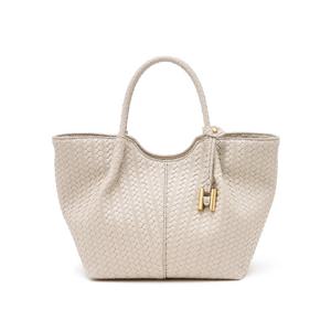 [헤지스]HIBA6E365IV_[H-ARCO Weave] 여성 아르코 위빙 아이보리 토트백 M
