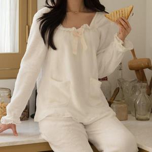 [홀리지]라보르 극세사 수면 레이스 포근잠옷 파자마 세트