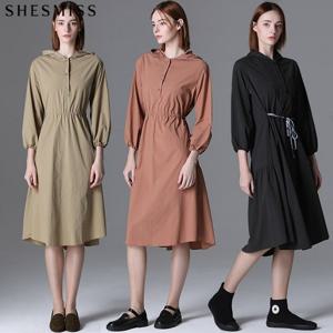 [쉬즈미스(SHESMISS)] 줄리아 허리스트링 후드 롱 원피스