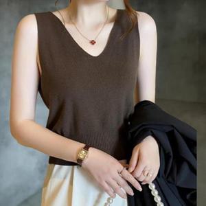 [미라클세븐]여성 브이넥 민소매 니트탑 신축성 좋은 데일리 의상