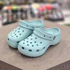 [크록스]HC19 여성 클래식 플랫폼 클로그 우먼 206750