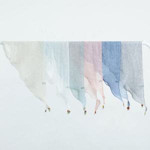 [애슬릿] 린넨 꽃 자수 삼각 롱 스카프 여성 봄 간절기