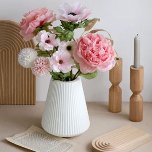 깨지지않는 돌상 백일상 플라스틱 꽃병 - 핀스트라이프