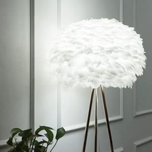 린다 깃털 1등 장 스탠드 (골드)