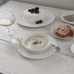 카네수즈 화이트 웨이브 양손 스프볼 부용컵