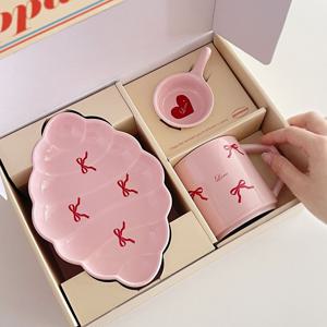 빠마린_러브미 핑크 선물포장 소금빵 접시 홈브런치 1인 3p 세트(자취 생일 집들이선물)