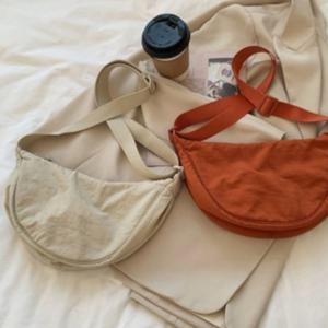 크로스백 에코백 미니 가방 여자 남자 대학생 크로스백 가벼운 반달 데일리 가방 4color